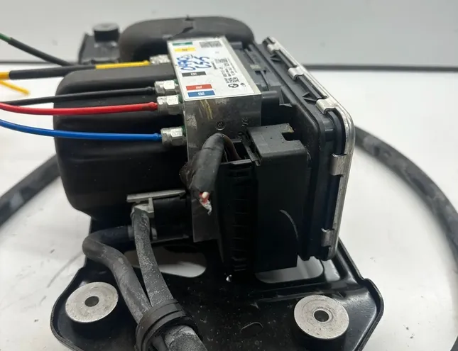 BMW X5 G05/G18 (2018-2024) Компрессор подвески 6897112 35040850