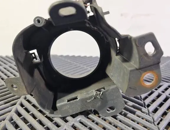 TOYOTA Prius 3 generation (XW30) (2009-2015) Fog lamp trim 8148247020 34740495