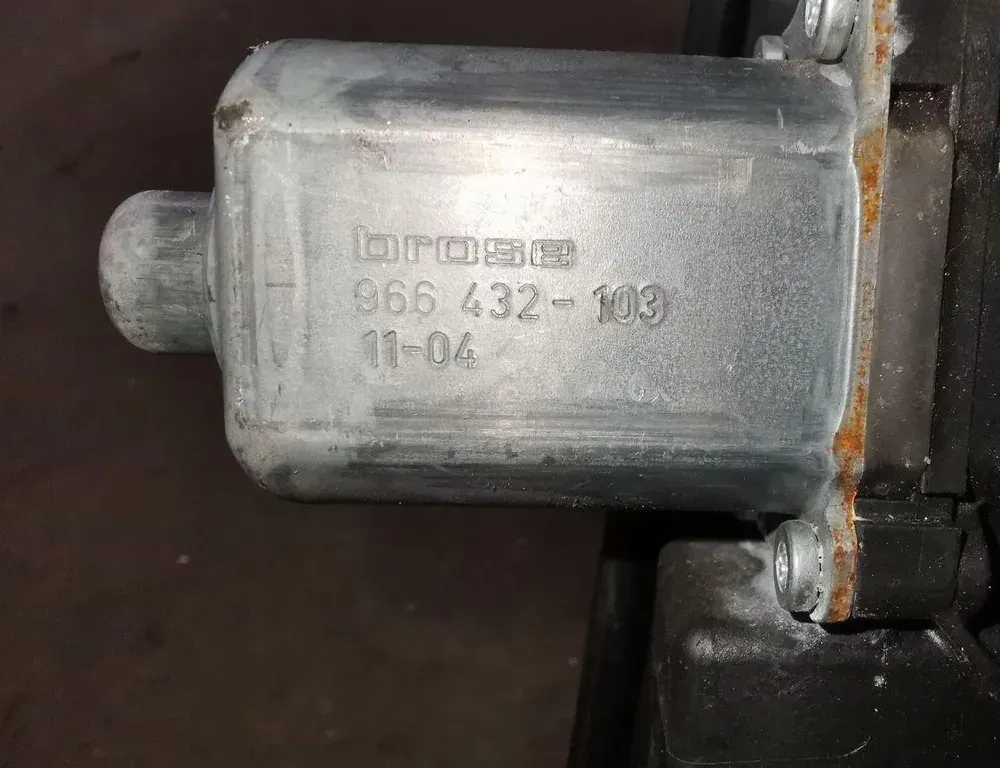 OPEL Astra J (2009-2020) Front Right Door Window Regulator 966432103 33867142