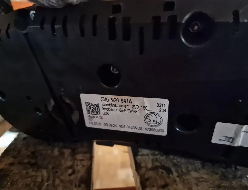 SKODA Superb 1 generation (2001-2008) Speedometer 3V0920941A 33873344