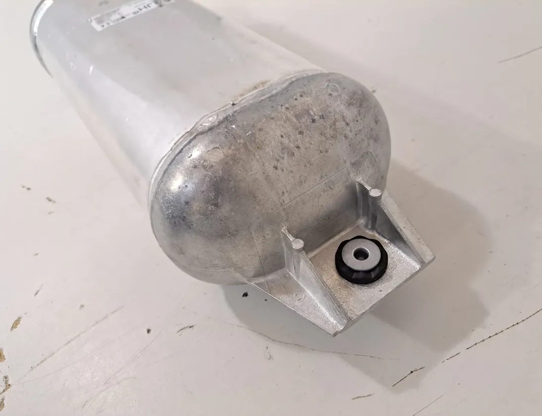 BMW X7 G07 (2018-2024) Air reservoir 6878492 31535800