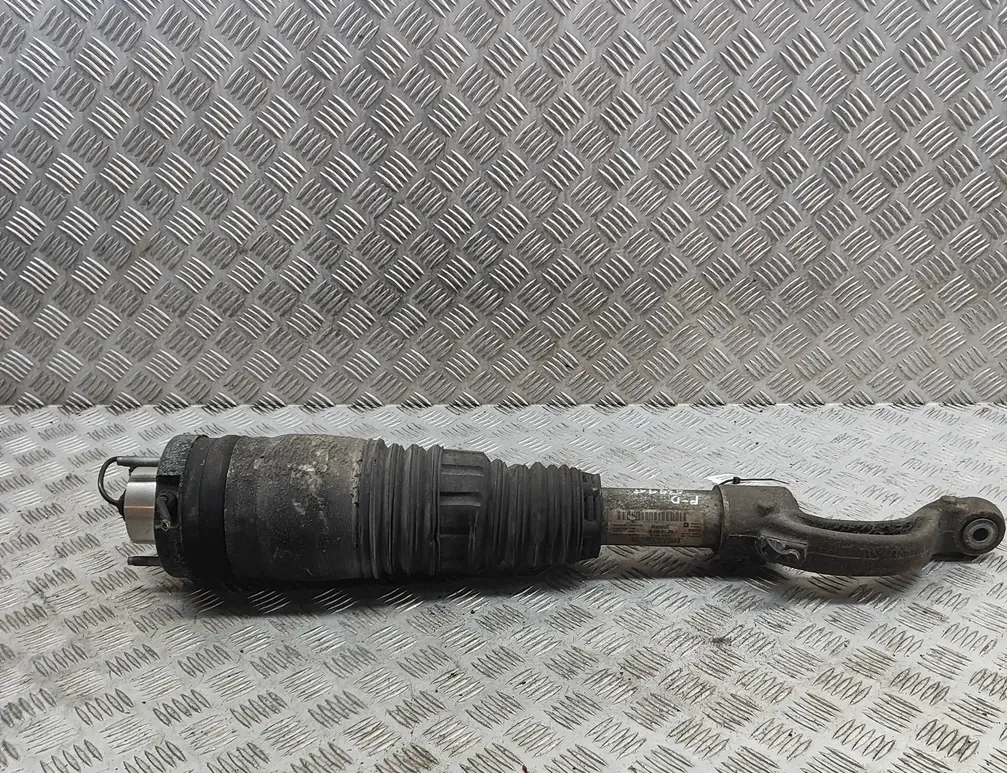 MASERATI Levante 1 generation (2016-2024) Front Right Air Shock Absorber 6700374380,6700374360,462400012473 30562747