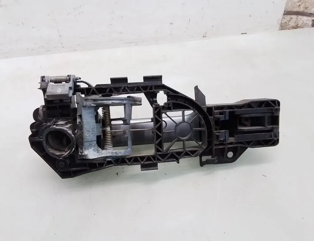 VOLKSWAGEN Passat B6 (2005-2010) Rear Left Door Exterior Handle 35057495