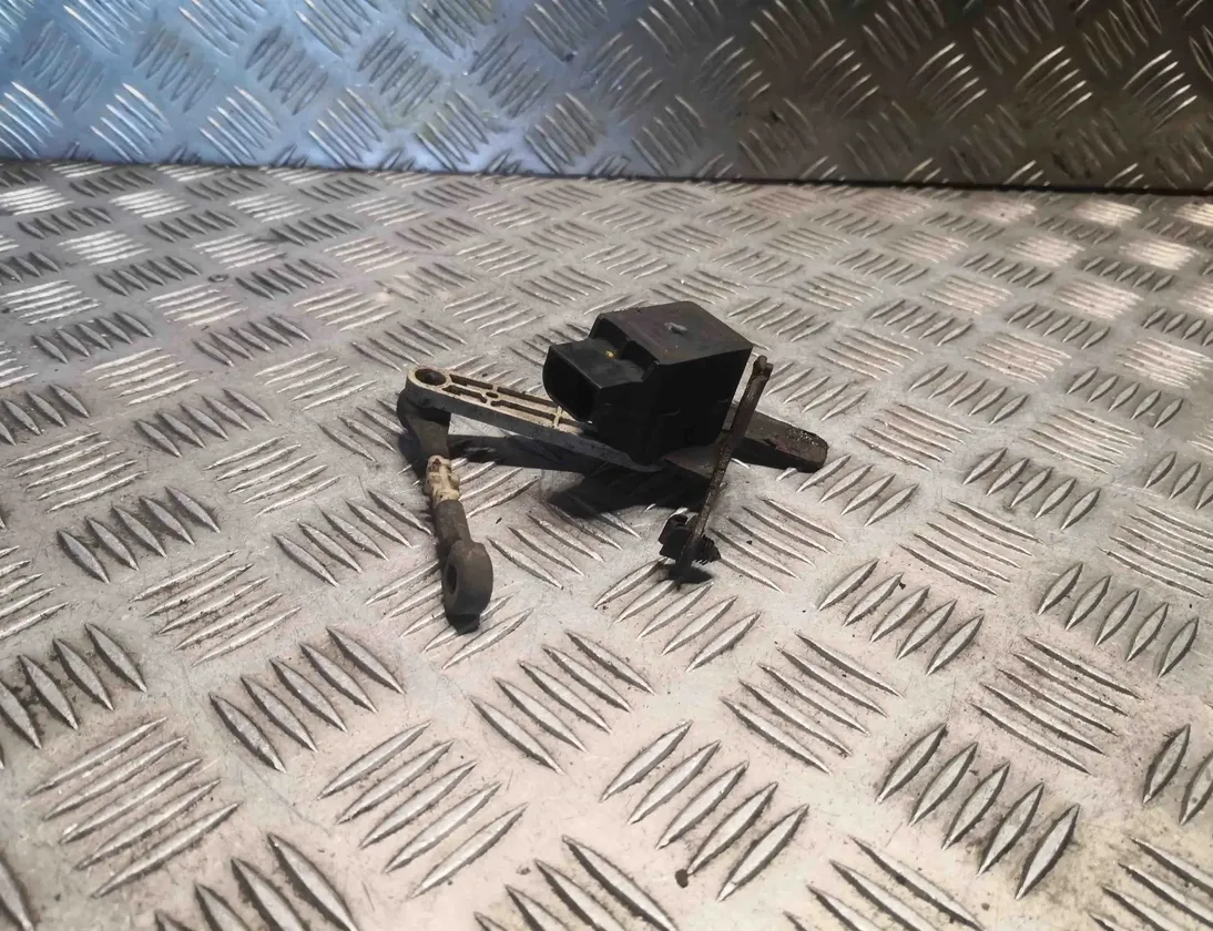 LAND ROVER Range Rover Sport 1 generation (2005-2013) Датчик уровня передний левый rqh500570 32389115