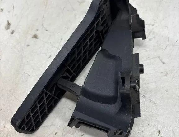 ASTON MARTIN DB11 1 generation (2016-2023) Throttle Pedal 103057811,6PV01262500,HY539F836AA 35045841