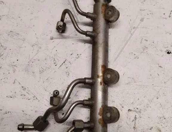 BMW X5 F15 (2013-2018) Fuel Rail 16404510 35046636