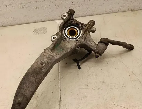 VOLVO XC90 2 generation (2014-2024) Front Right Wheel Hub 31476878 35049529