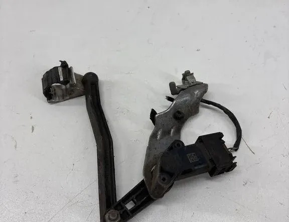 BMW 4 Series G22, G23, G26 (2020-2023) Front Right Level Sensor 6878573 35049769