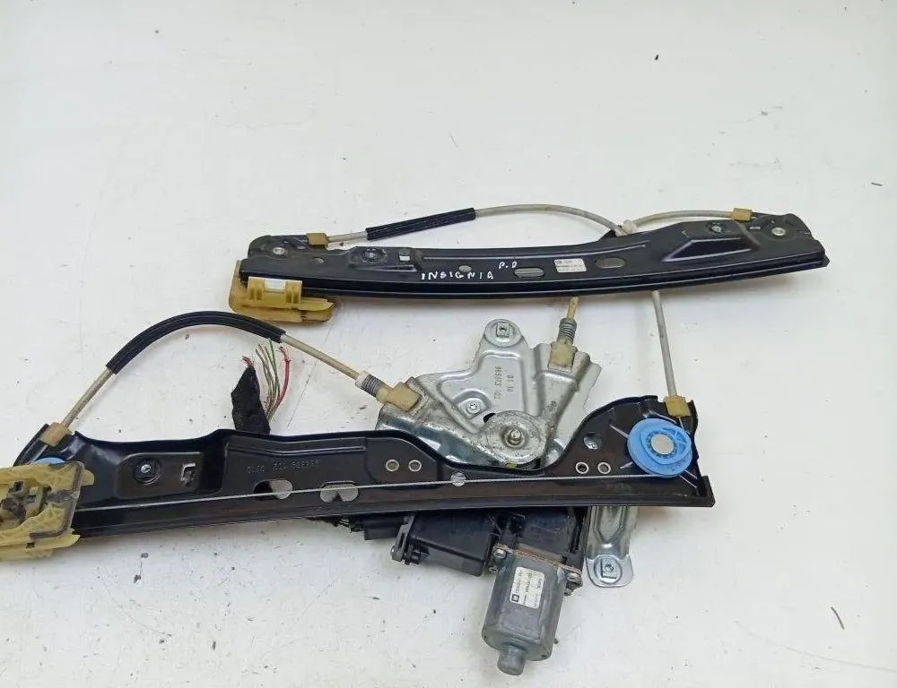 OPEL Insignia A (2008-2016) Front Right Door Window Regulator 31337275