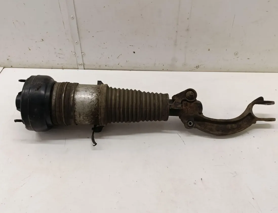 AUDI A6 allroad C7 (2012-2019) Front right pneumatic shock absorber 4G0616039AC 29063799