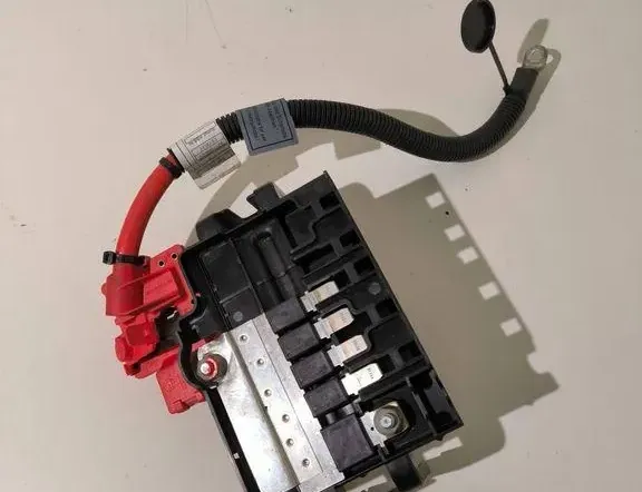 BMW X5 E70 (2006-2013) Power Distribution Box 9217004 33198359