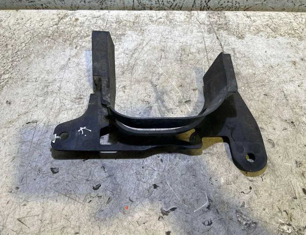 AUDI A4 B9/8W (2015-2024) Other suspension parts 8W0863187 35020372