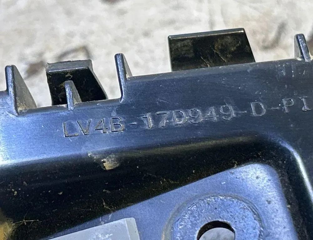 FORD Kuga 3 generation (2019-2023) Rear Left Bumper Bracket LV4B17D949D 35041338