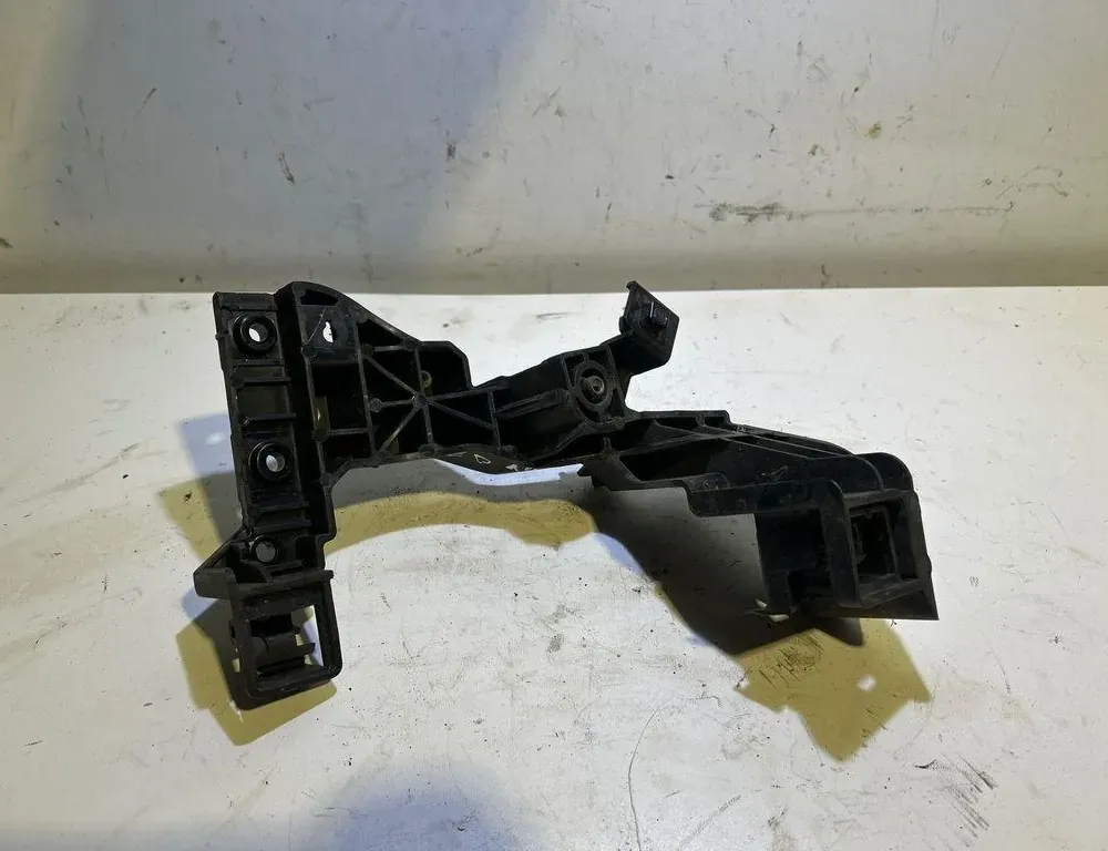 KIA Cee'd 2 generation (2012-2018) Left Headlight Bracket Mount ET013E 35045027