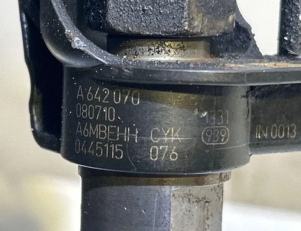 MERCEDES-BENZ E-Class W211/S211 (2002-2009) Fuel Injector A6420701987,0445115076,080710 35017519