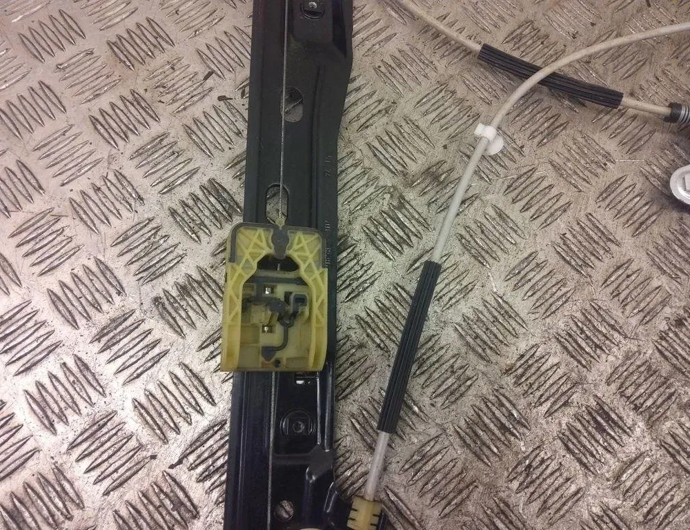 OPEL Insignia A (2008-2016) Front Right Door Window Regulator 20952453 30983211