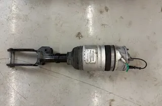 PORSCHE Cayenne 958 (2010-2018) Front Right Air Shock Absorber 7P5616040AH,7P5616040 34297162