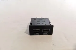 DODGE Charger LD (2010-2024) USB 68253158AA 35044801